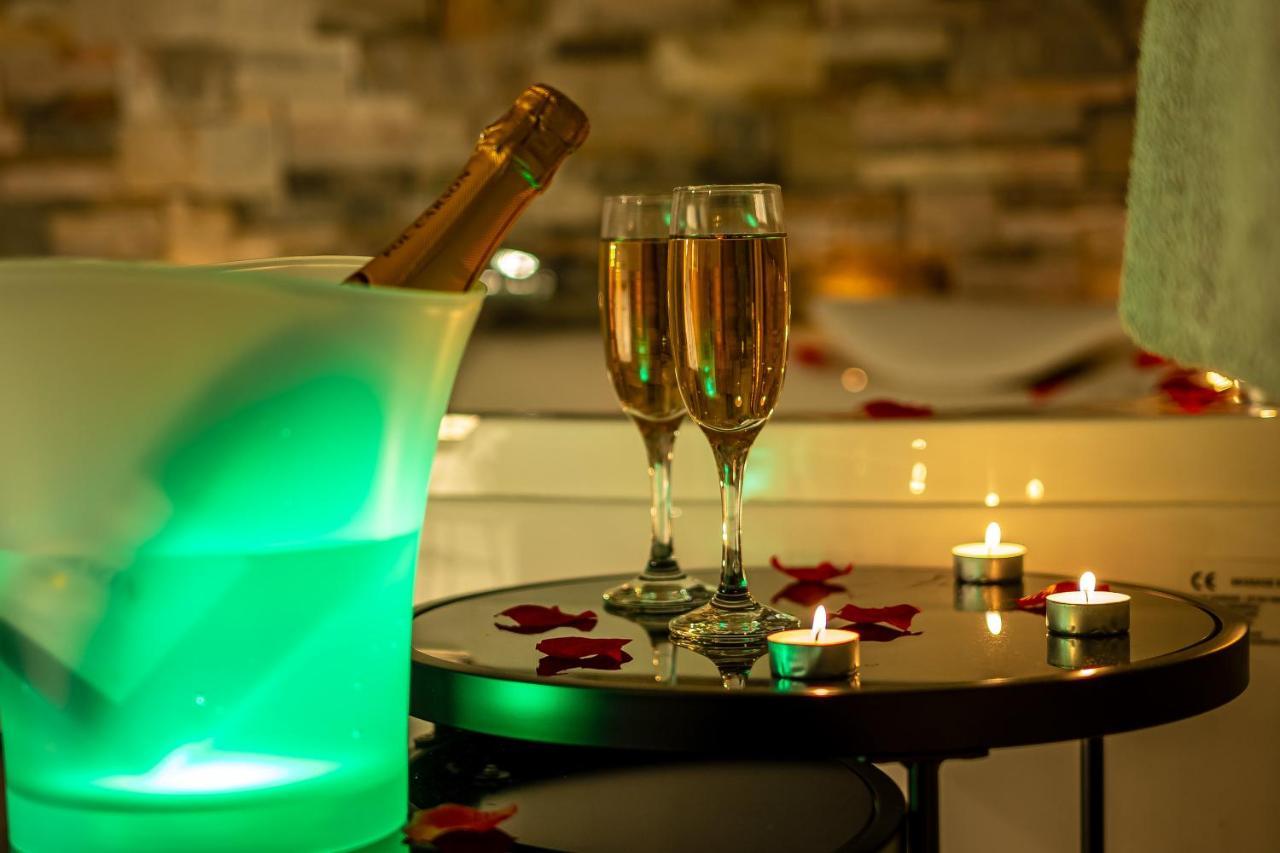 Appartamento Cocon Relax - Jacuzzi - Cinema Montbéliard Esterno foto