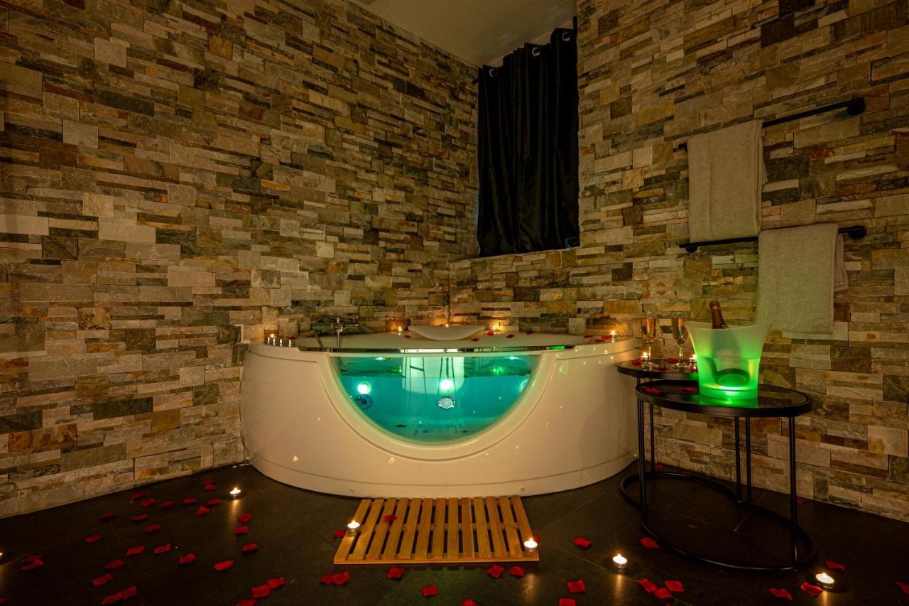 Appartamento Cocon Relax - Jacuzzi - Cinema Montbéliard Esterno foto